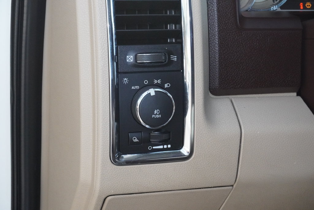 Used 2016 RAM 3500 Laramie Longhorn w/ Convenience Group AWD/4WD image 27