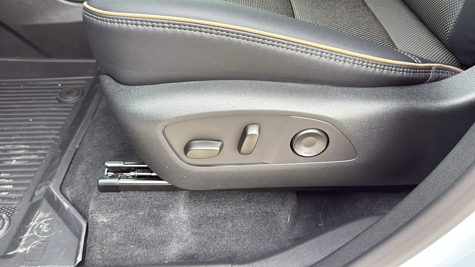 New 2026 Chevrolet Traverse High Country w/ LPO, Floor Liner Package image 10
