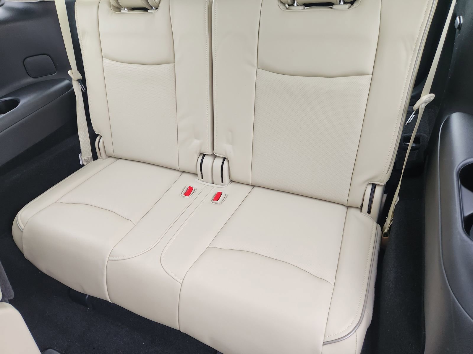 Used 2019 INFINITI QX60 Luxe w/ Essential Package FWD image 34