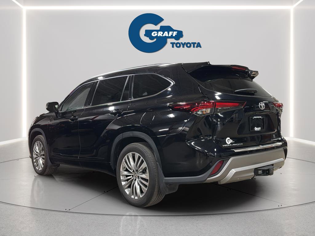 Used 2024 Toyota Highlander Platinum AWD/4WD image 4