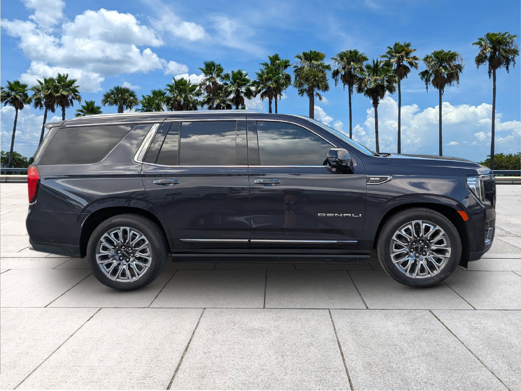 Used 2024 GMC Yukon Denali Ultimate AWD/4WD image 9