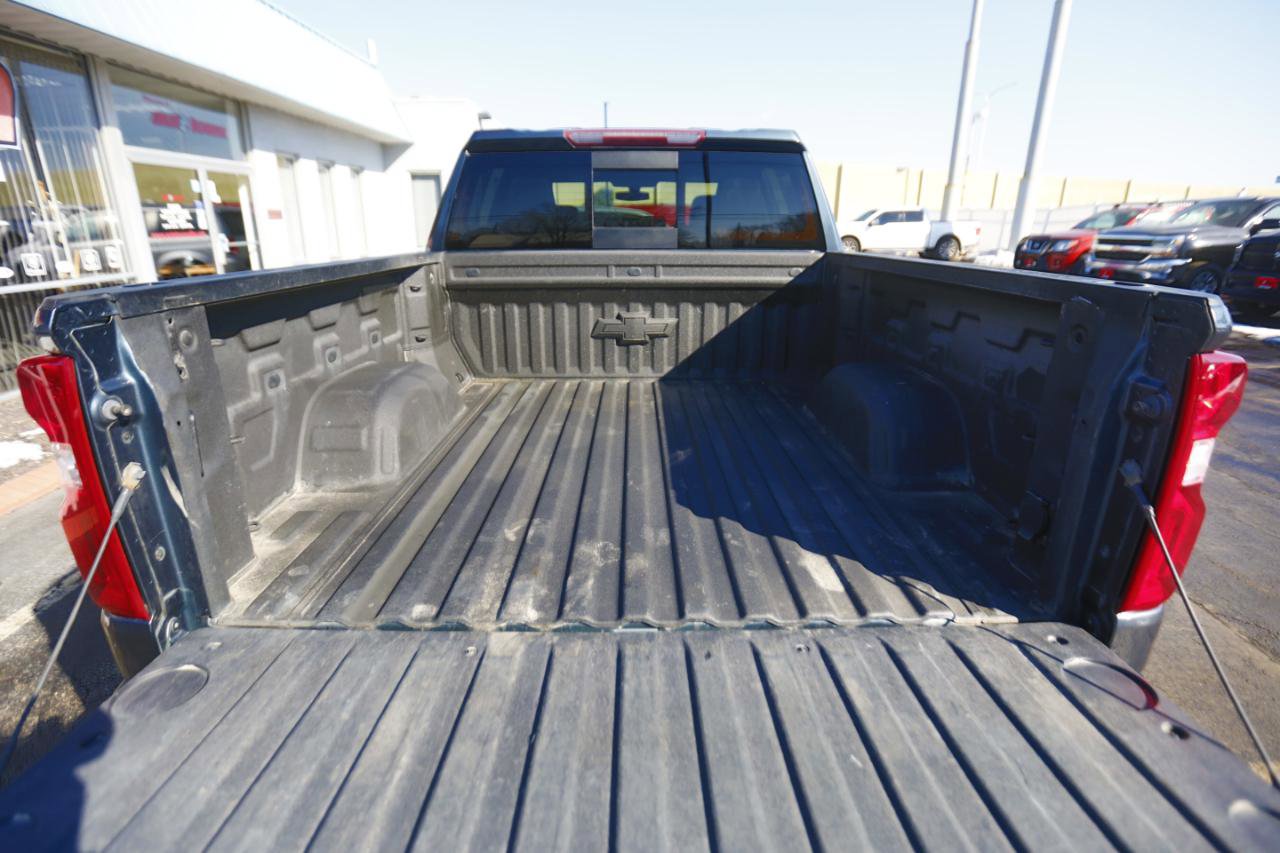 Used 2020 Chevrolet Silverado 1500 RST AWD/4WD image 15