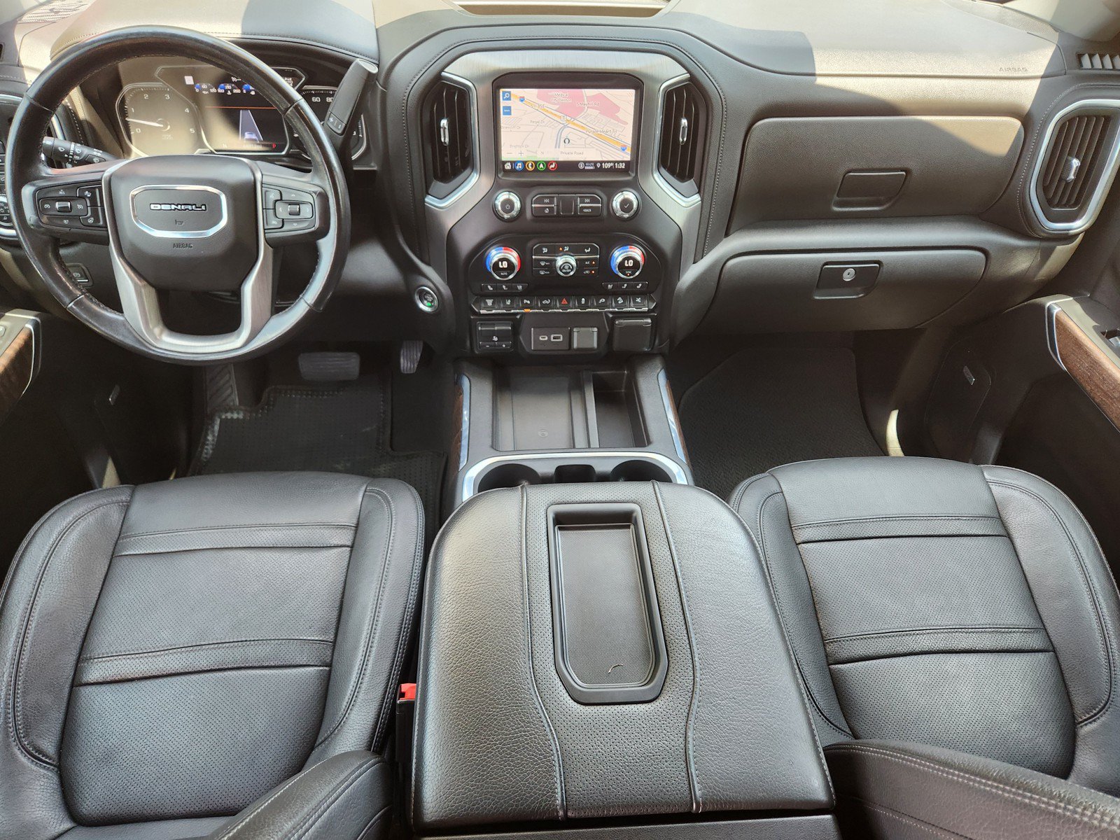 Used 2021 GMC Sierra 3500 Denali w/ Denali Black Diamond Edition AWD/4WD image 9