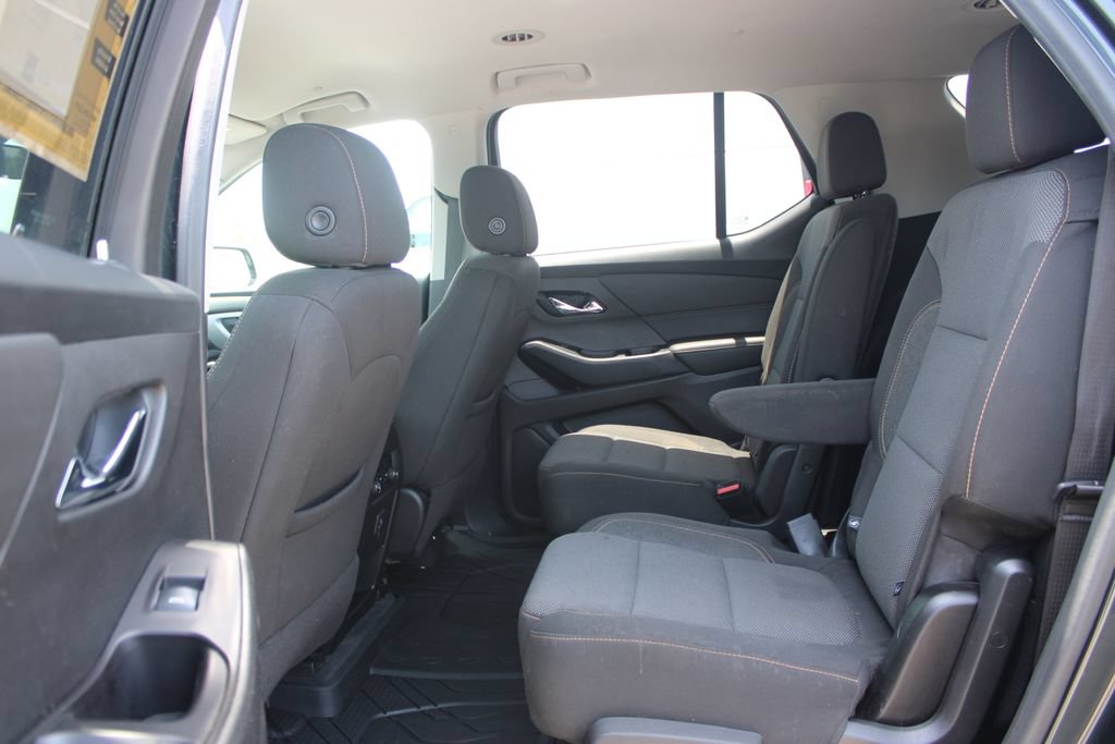 Used 2020 Chevrolet Traverse LT FWD image 25