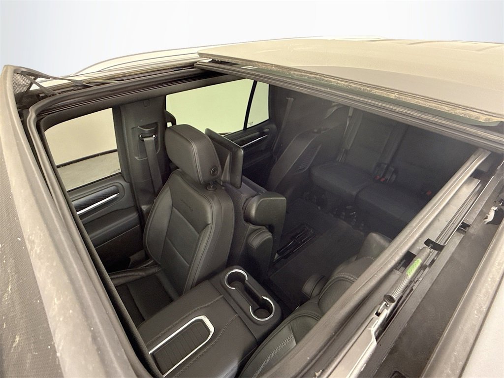 Used 2021 GMC Yukon Denali w/ Denali Premium Package image 23