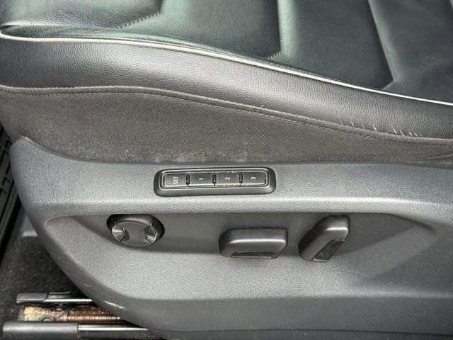 Used 2018 Volkswagen Tiguan SEL Premium w/ 3rd Row Seat Package image 12