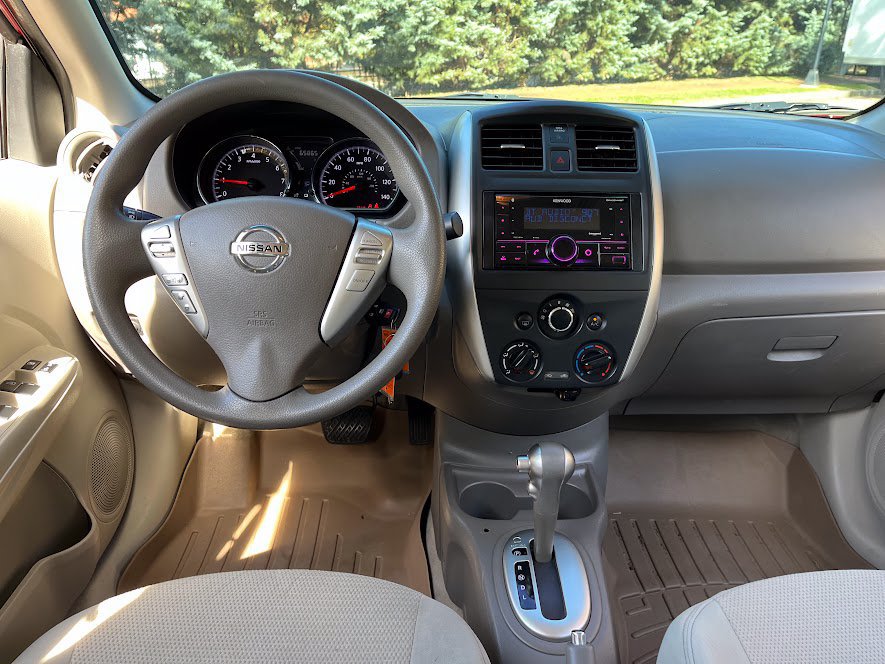 Used 2015 Nissan Versa SV FWD image 19