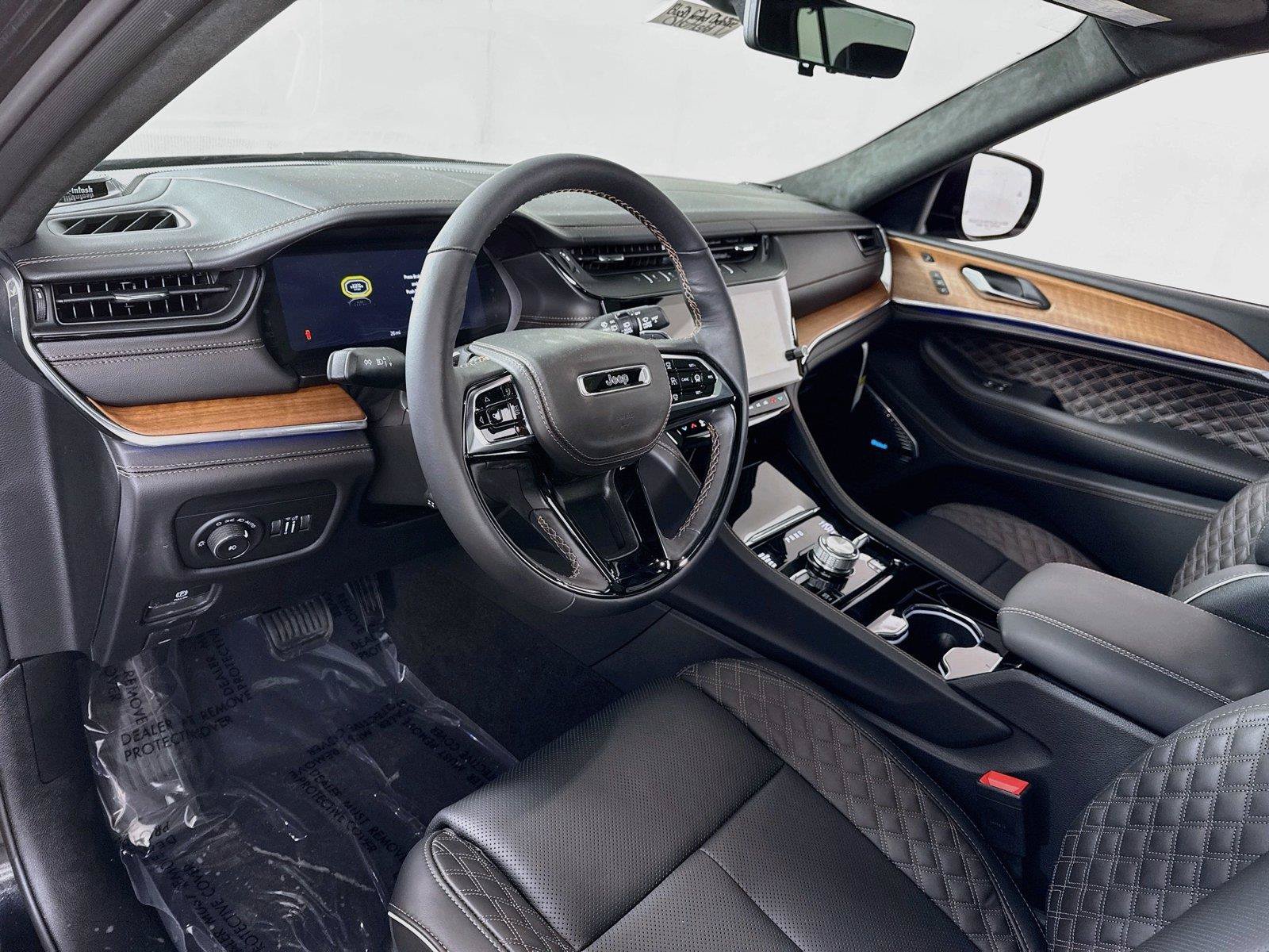 New 2027 Jeep Grand Cherokee Summit AWD/4WD image 3