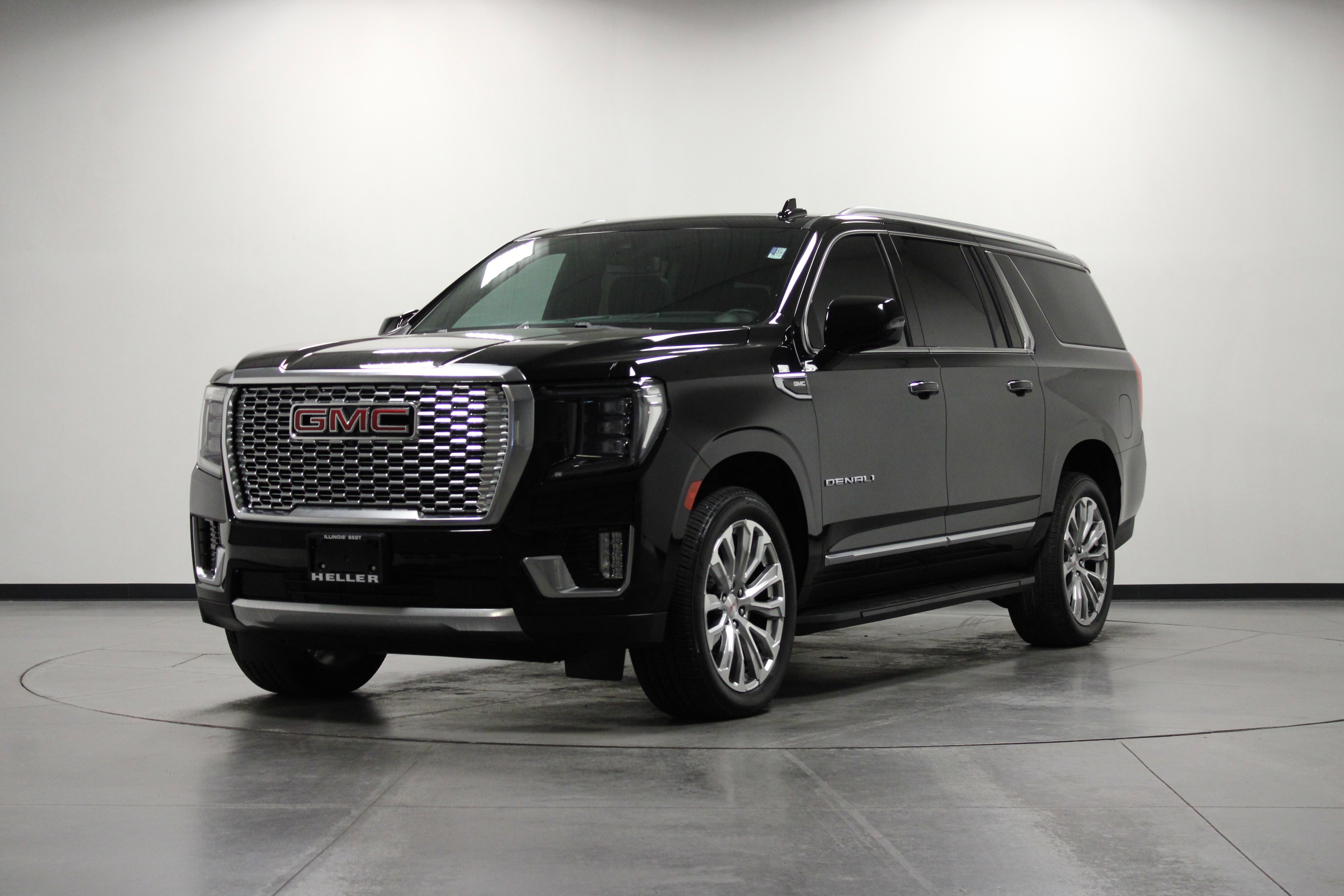 Used 2024 GMC Yukon XL Denali image 8