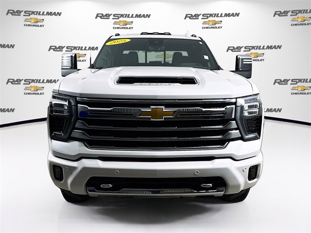 Used 2025 Chevrolet Silverado 3500 High Country w/ High Country Premium Package image 2