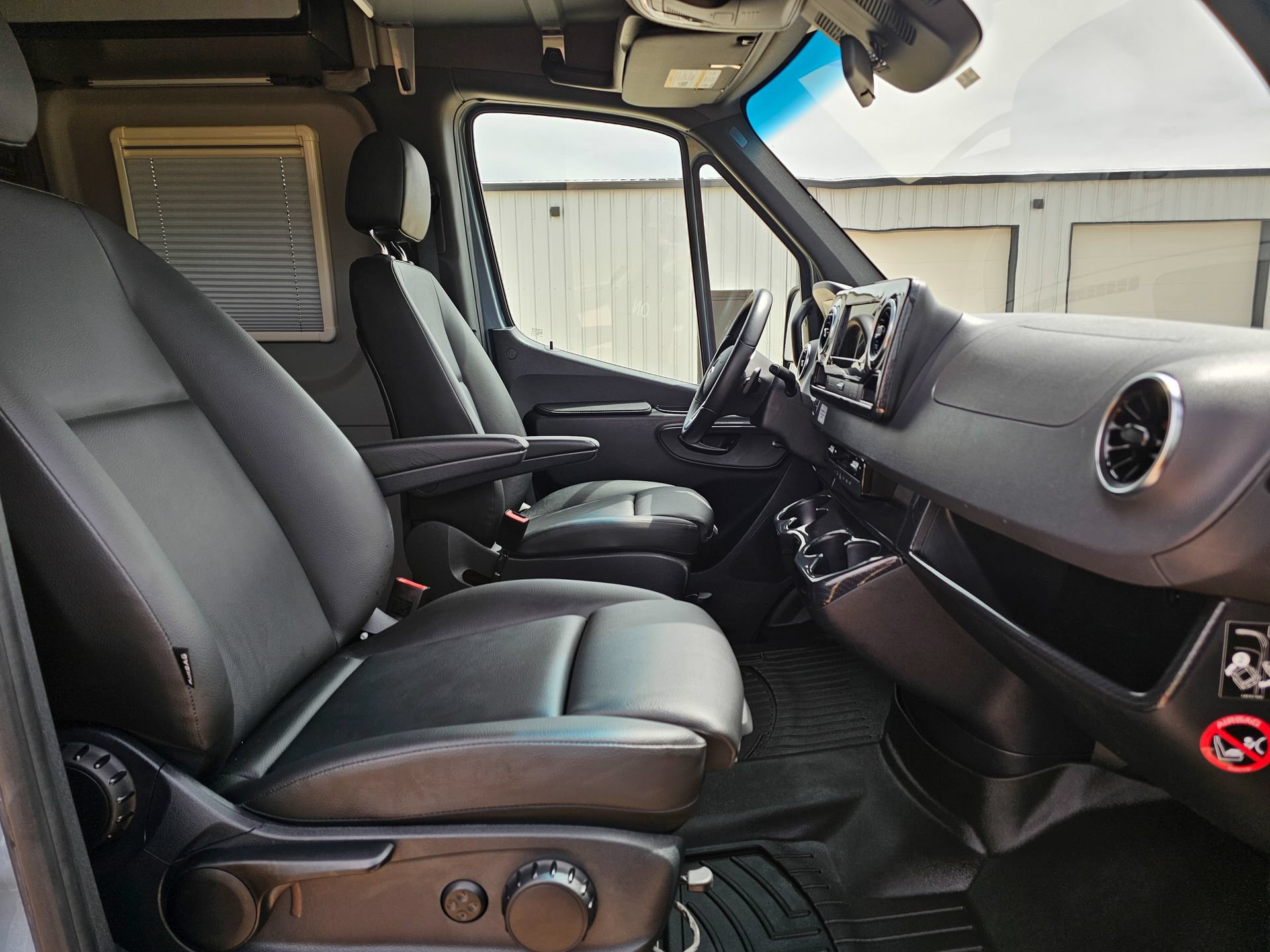 Used 2022 Mercedes-Benz Sprinter 2500 image 56