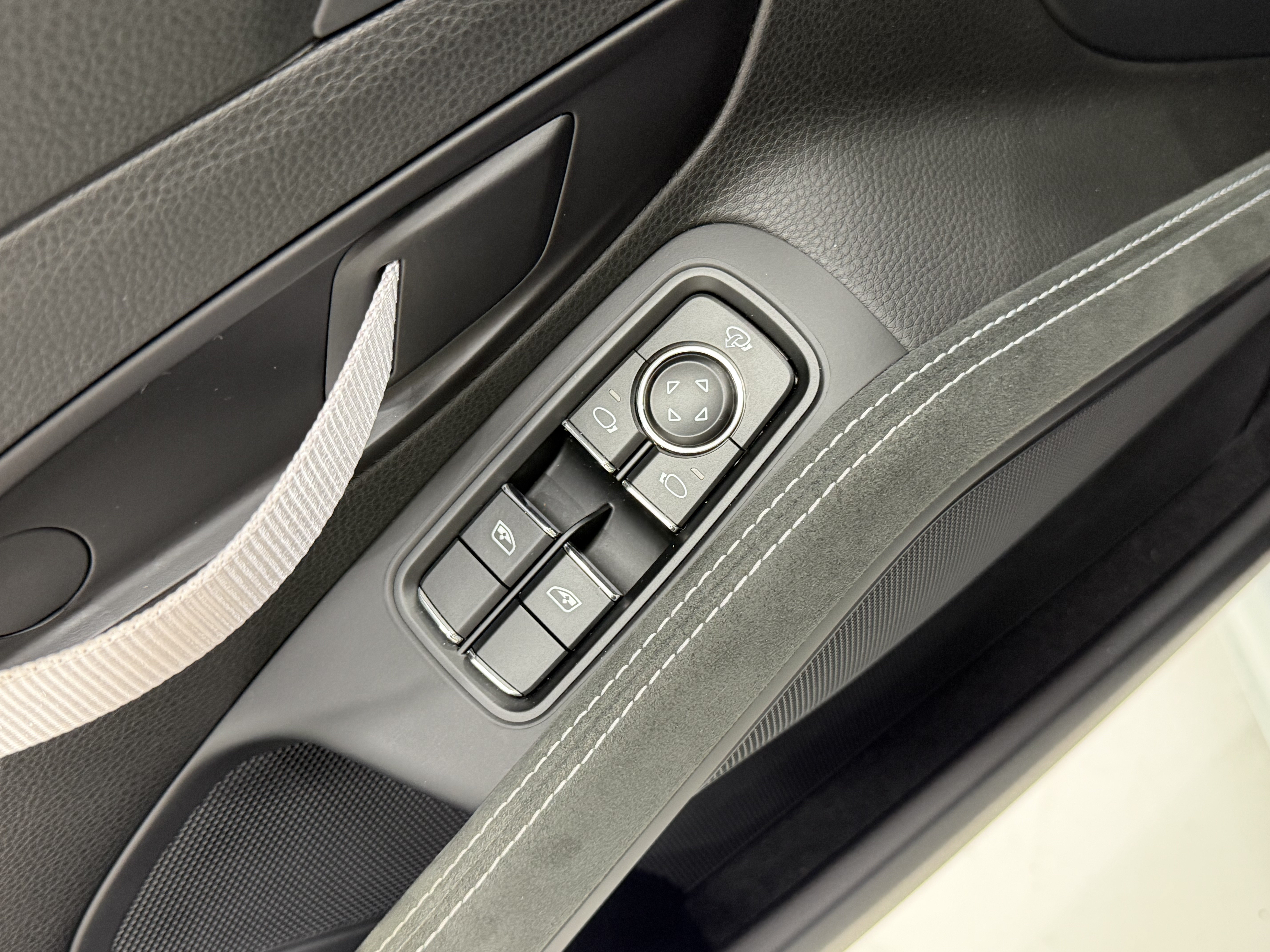 Certified 2022 Porsche 718 Cayman GT4 RWD image 26