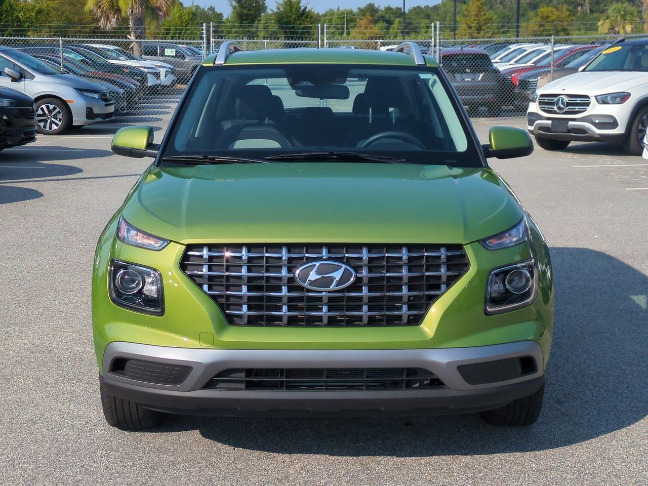 Used 2023 Hyundai Venue SEL FWD image 9