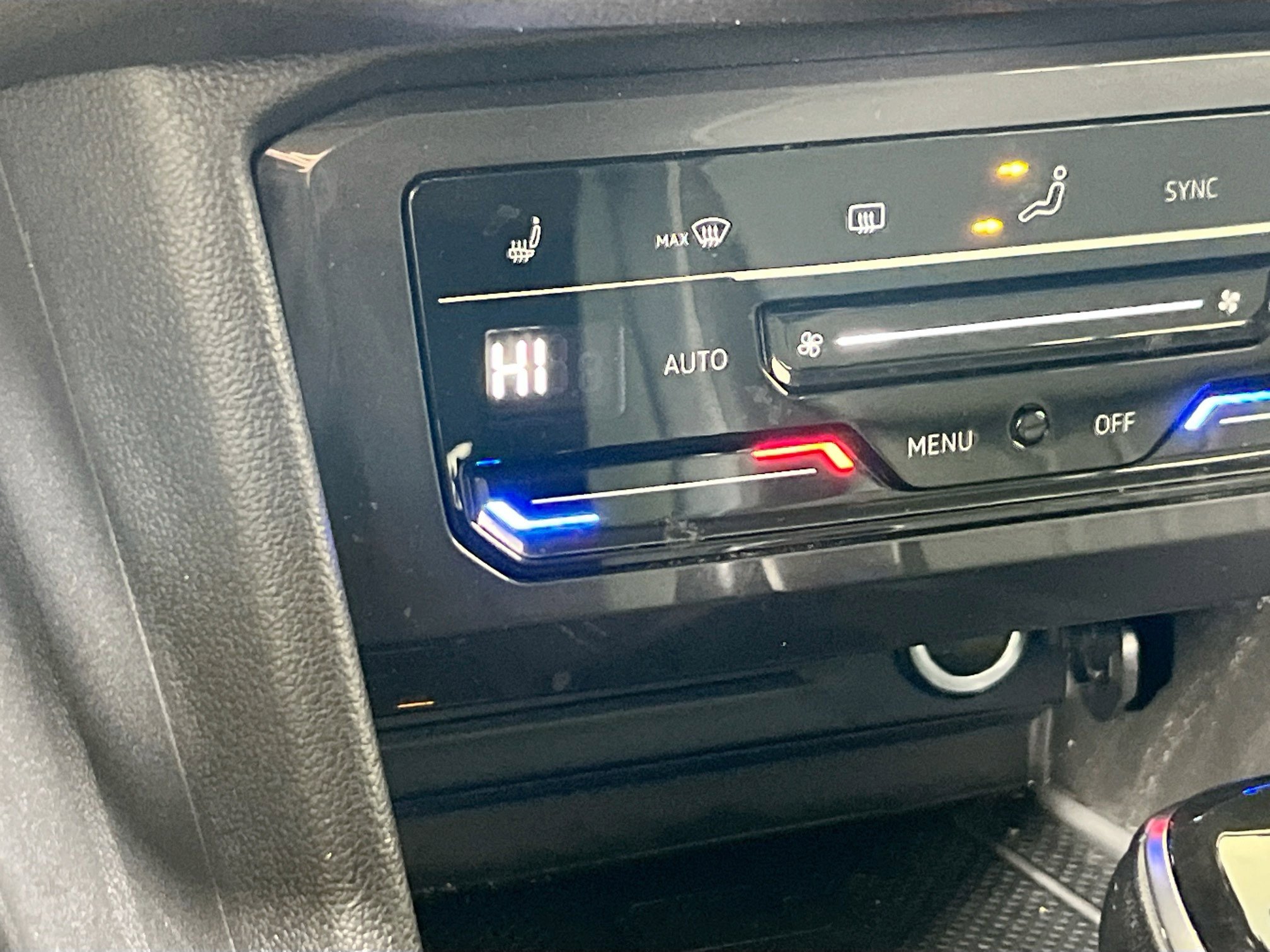 Used 2022 Volkswagen Tiguan SE AWD/4WD image 19