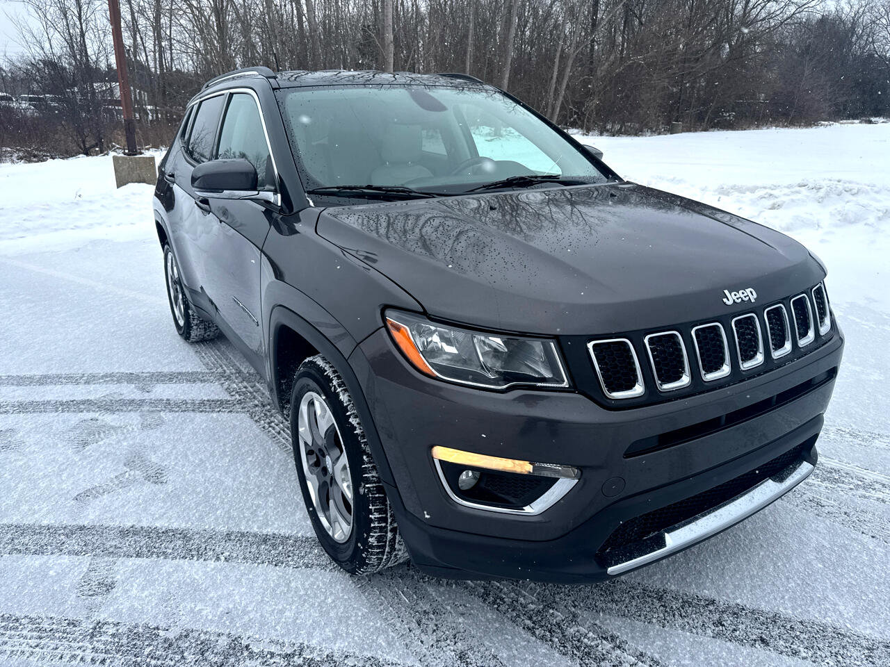Used 2020 Jeep Compass Limited w/ Rear Convenience Group image 3