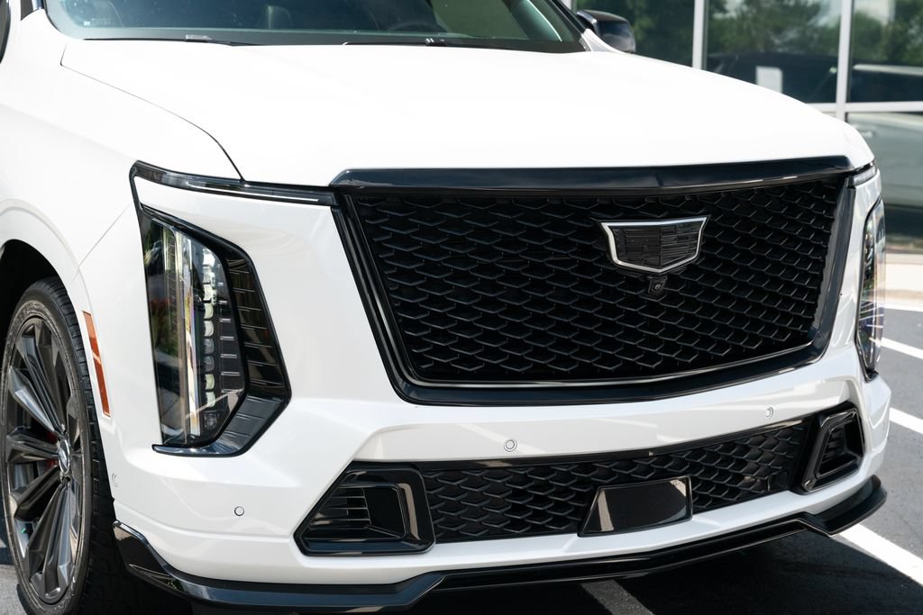 Used 2025 Cadillac Escalade V AWD/4WD image 5