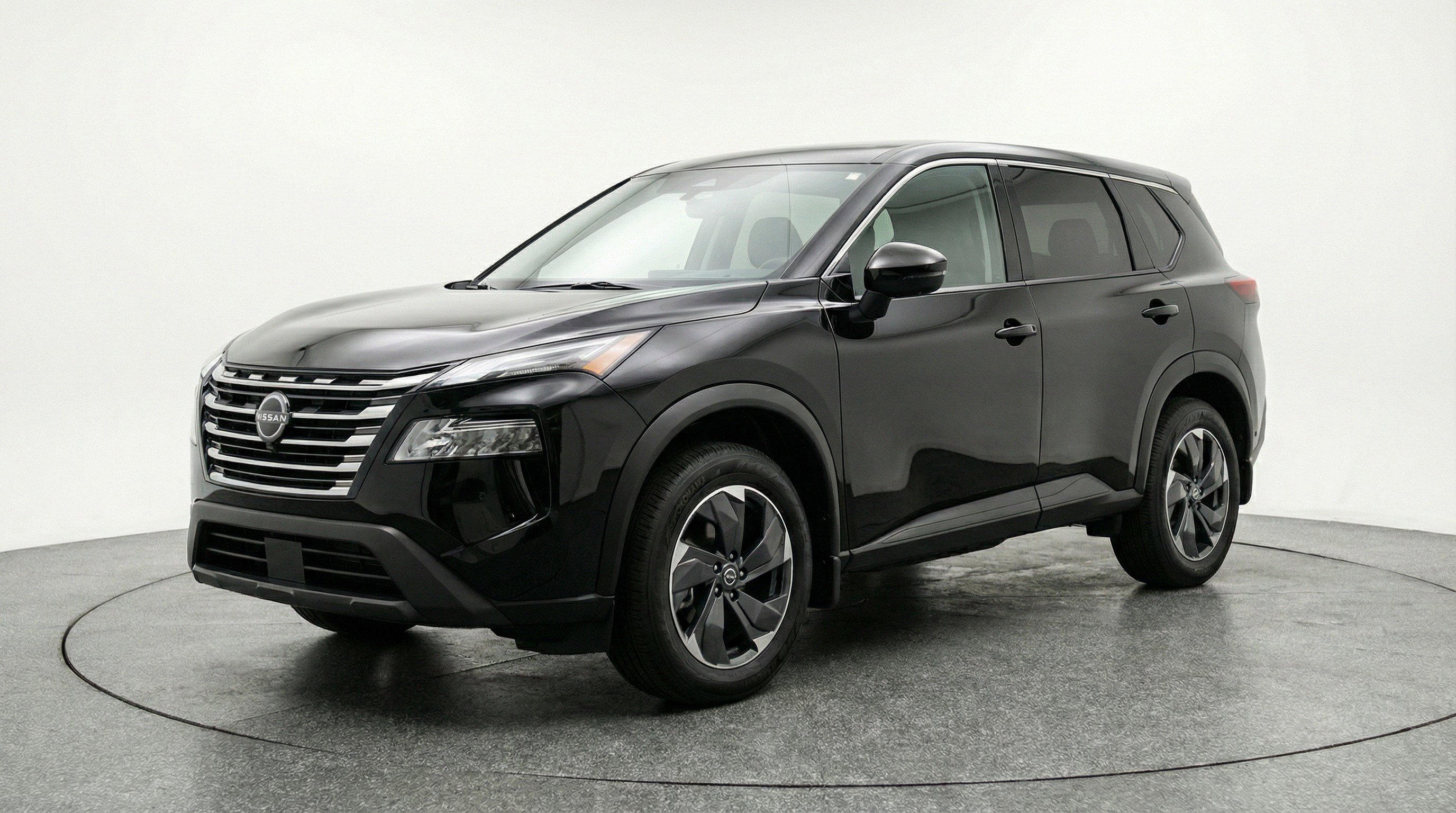 Used 2025 Nissan Rogue SV image 3