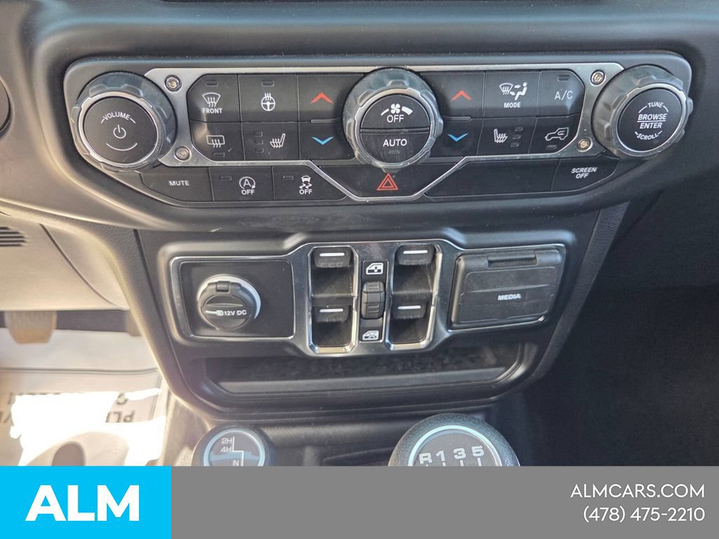 Used 2022 Jeep Wrangler Unlimited Sahara w/ Cold Weather Group AWD/4WD image 22
