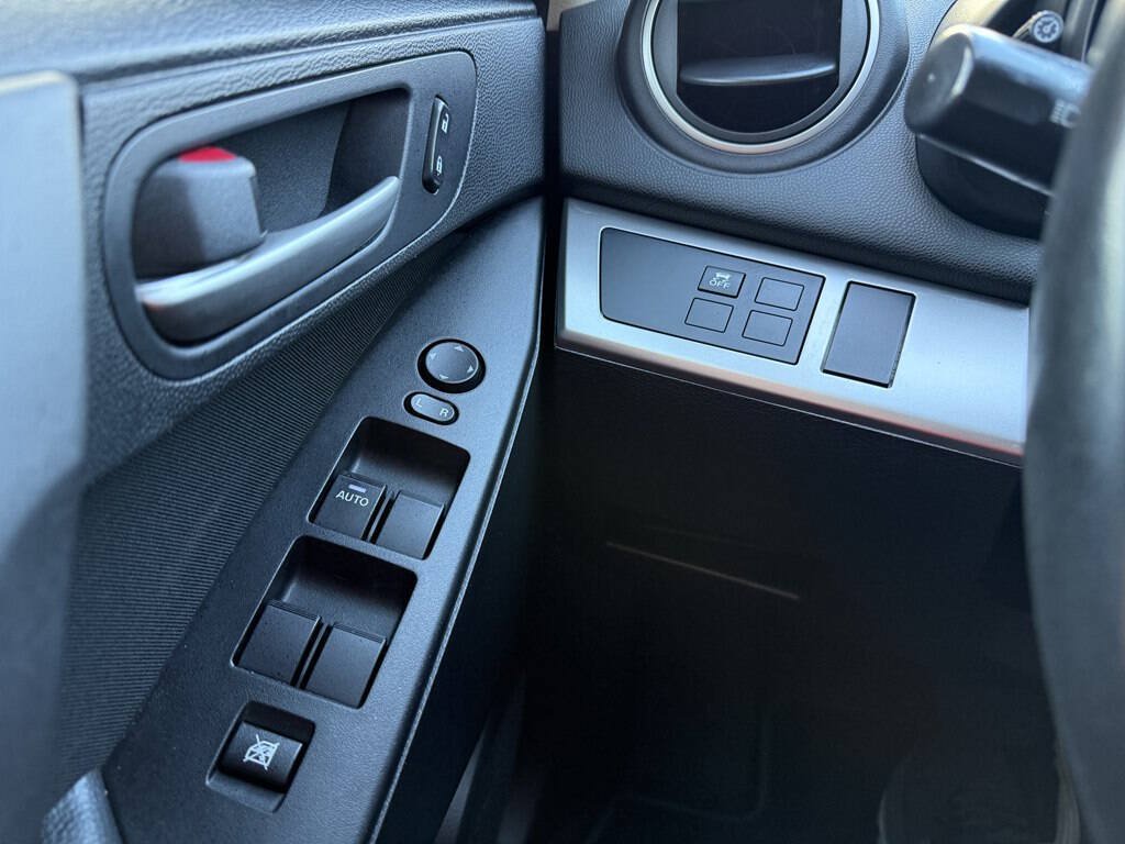 Used 2012 MAZDA MAZDA3 i Touring FWD image 26