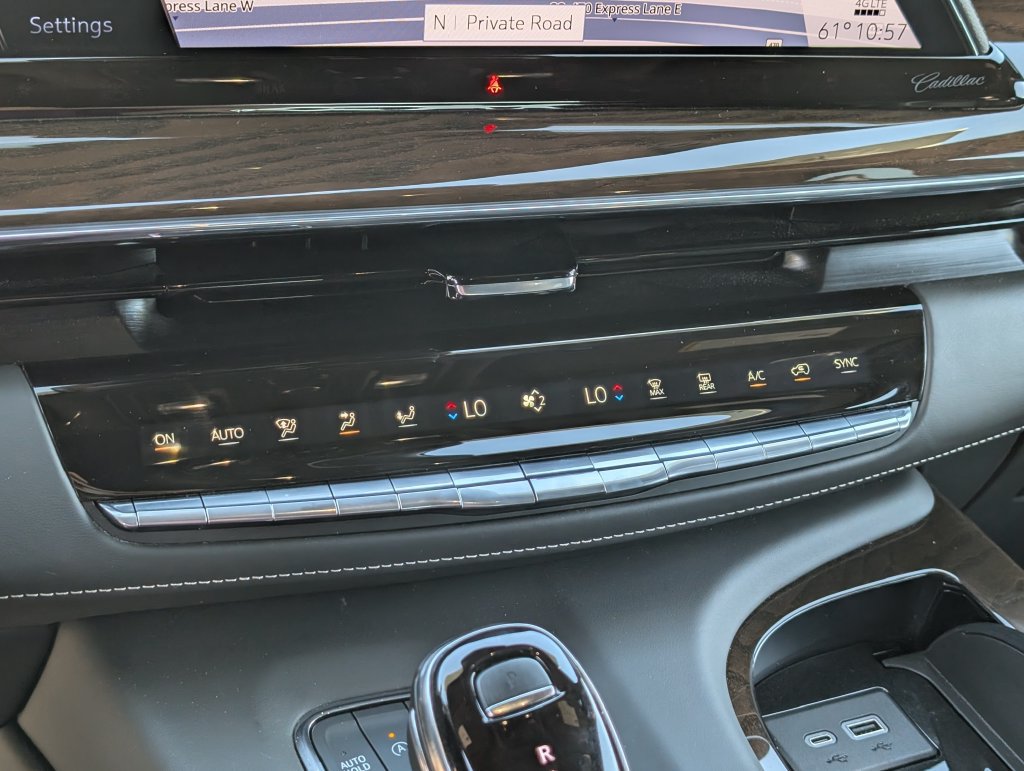 Certified 2024 Cadillac Escalade Sport Platinum w/ LPO, ONYX Package AWD/4WD image 28