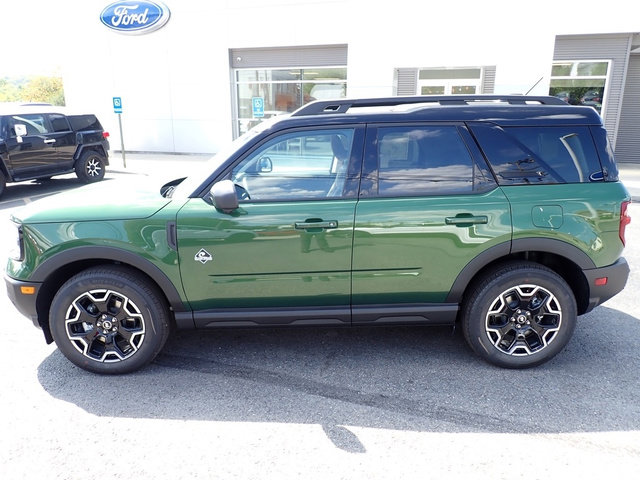 New 2025 Ford Bronco Sport Outer Banks image 2