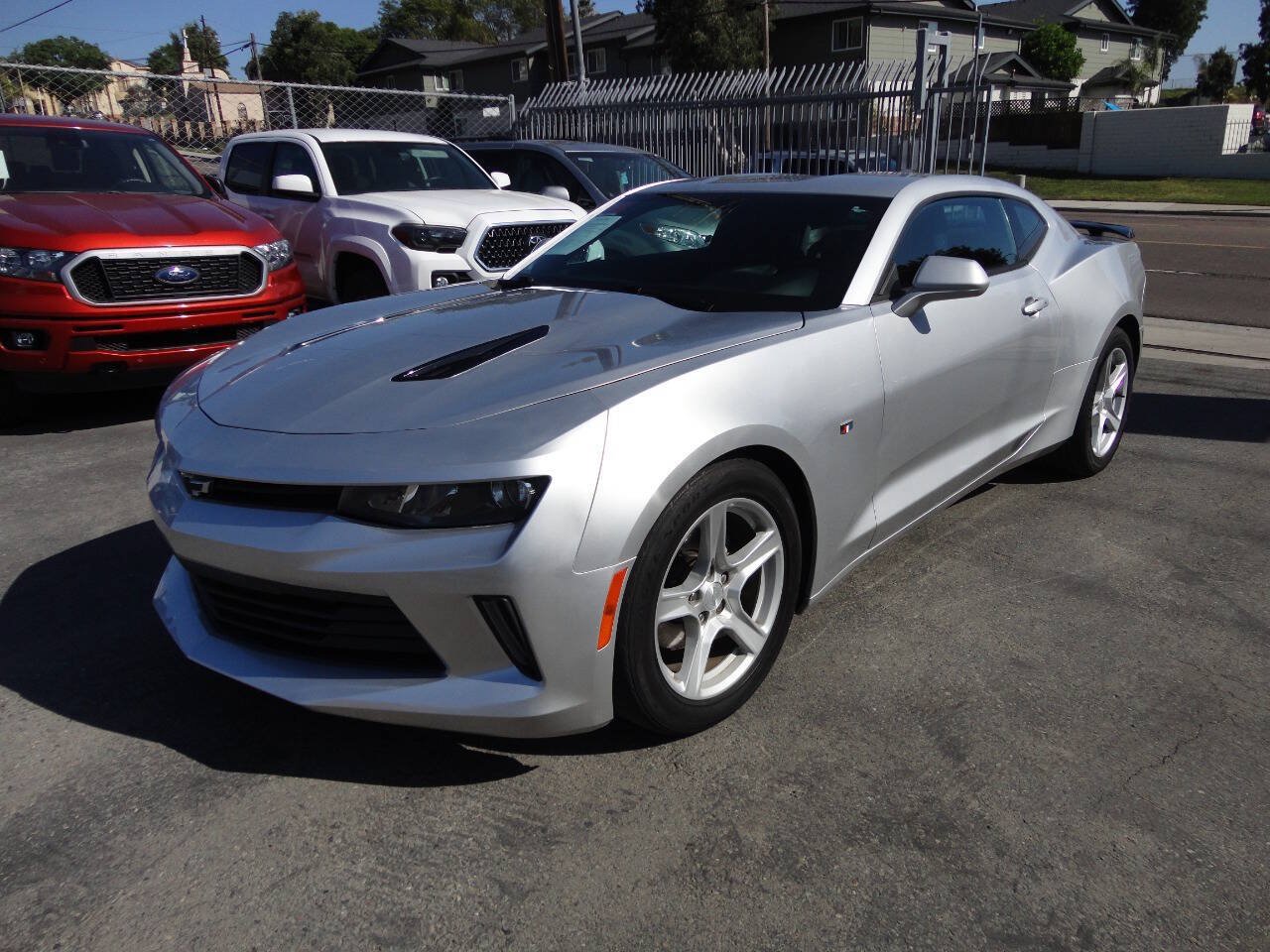 Used 2016 Chevrolet Camaro LT RWD image 4