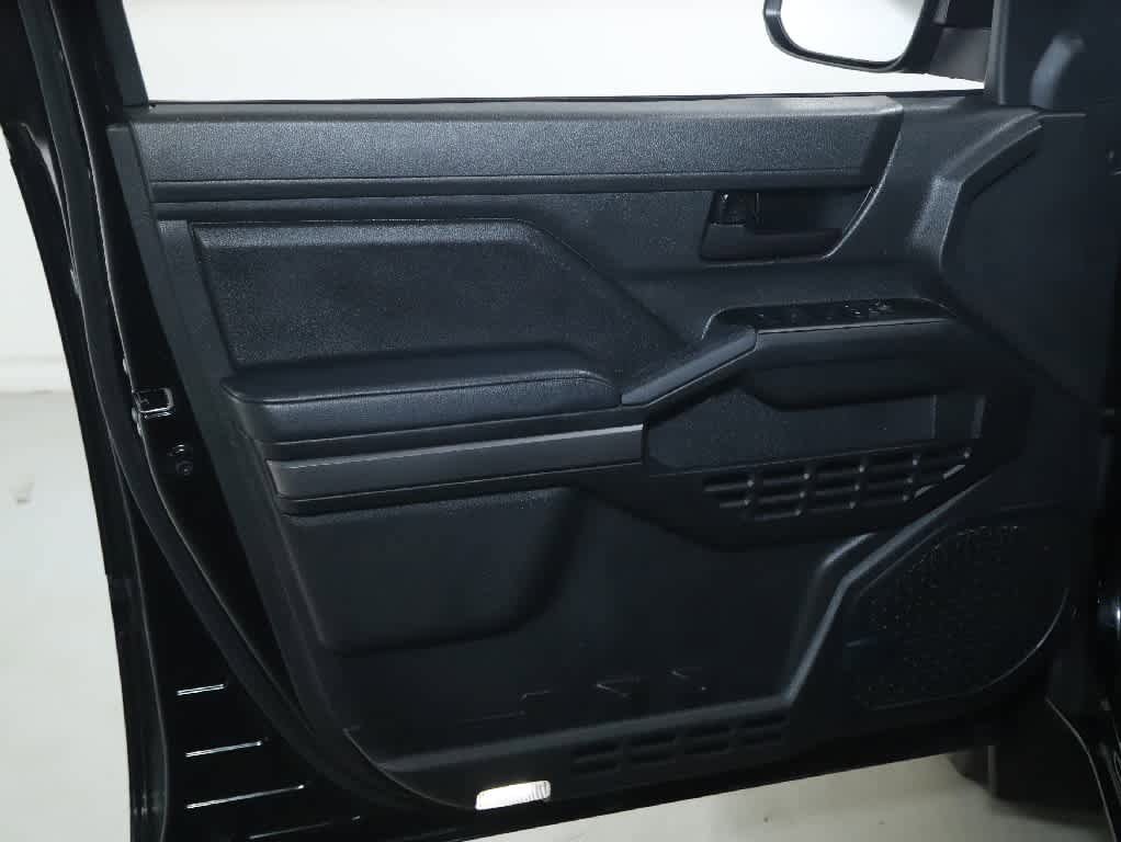 Certified 2024 Toyota Tacoma SR5 AWD/4WD image 15