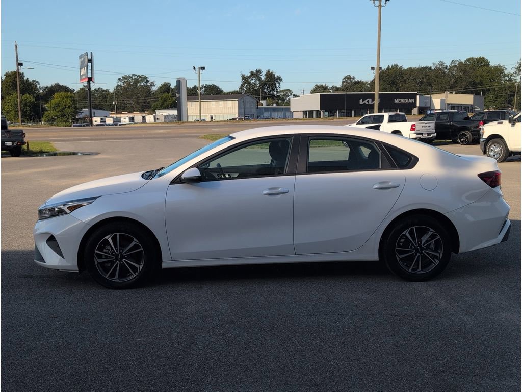 Used 2024 Kia Forte LXS w/ LXS Technology Package image 2