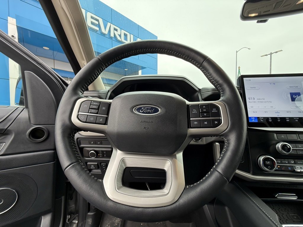 Used 2024 Ford Expedition XLT image 19