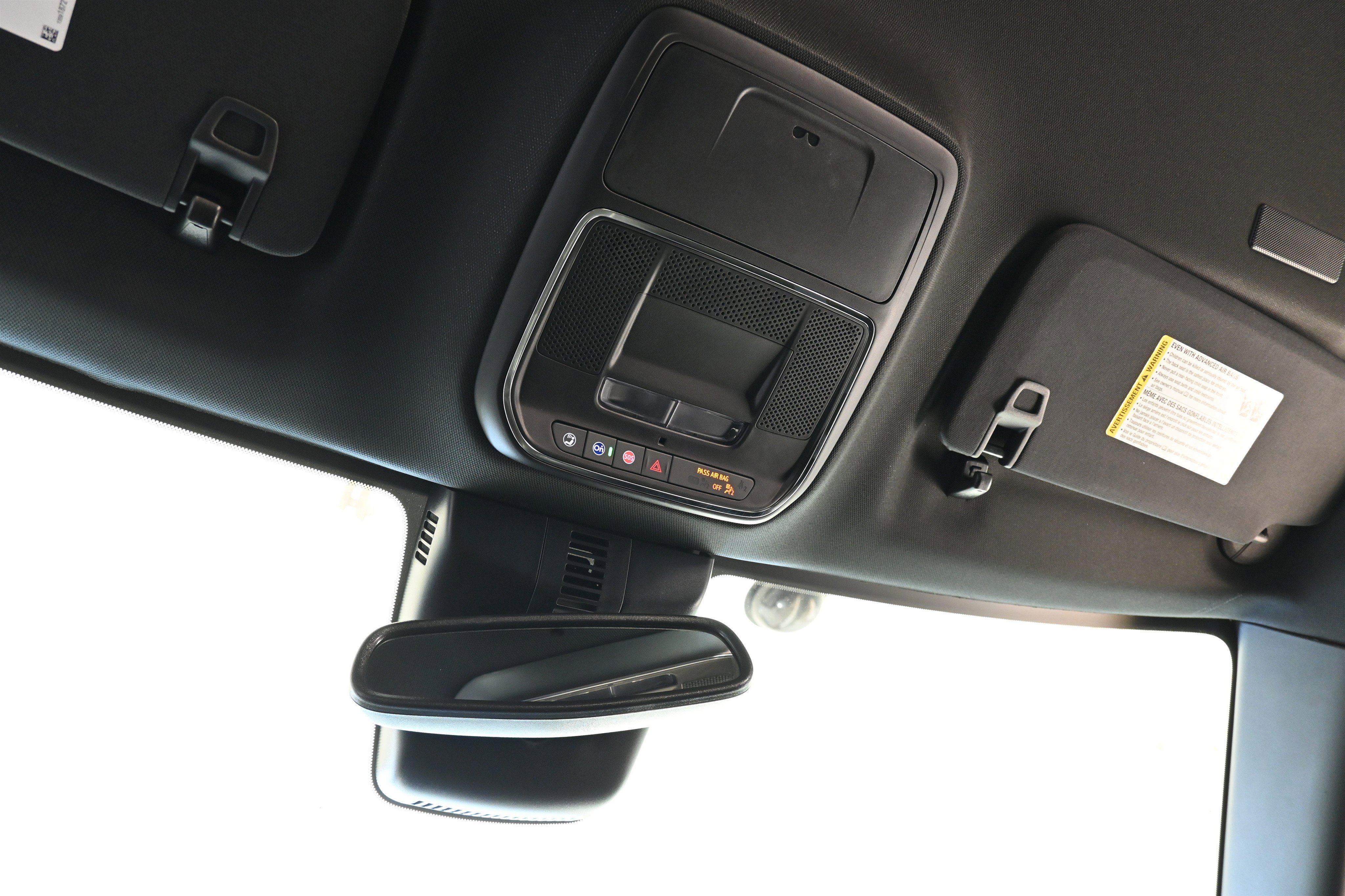 Used 2025 GMC Acadia Denali w/ LPO, Floor Liner Package image 32