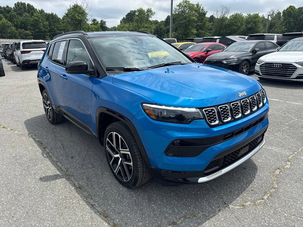 Used 2025 Jeep Compass Limited w/ Elite Group AWD/4WD image 2