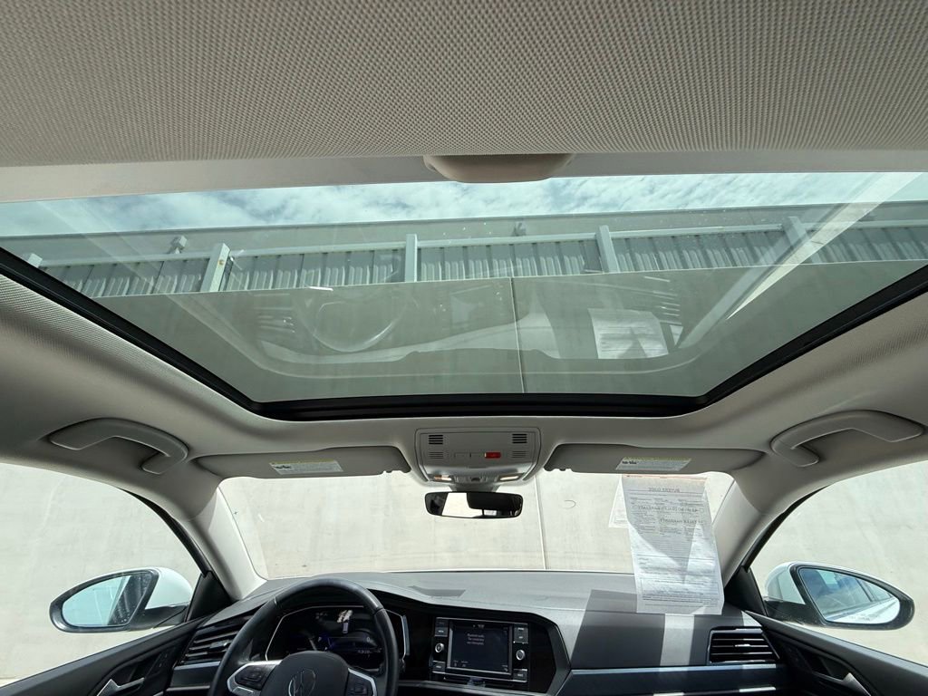 Used 2023 Volkswagen Jetta SE w/ Panoramic Sunroof Package FWD image 8