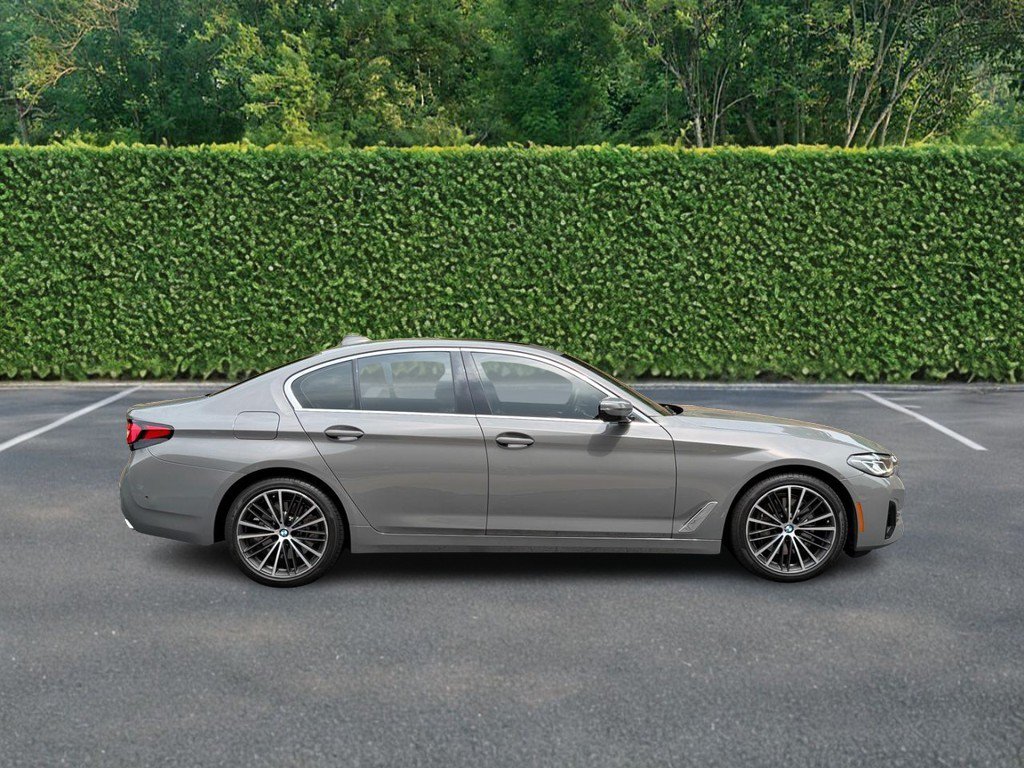 Used 2022 BMW 540i xDrive w/ Premium Package AWD/4WD image 2