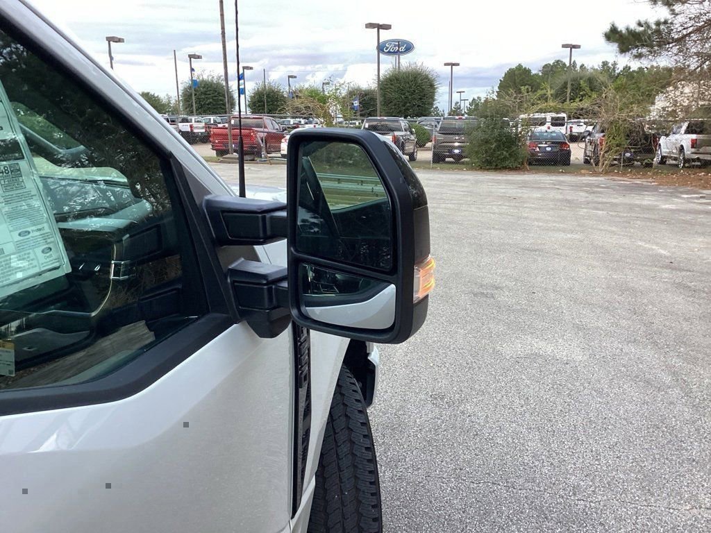 New 2026 Ford F250 Lariat w/ Black Appearance Package image 23
