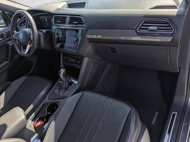 Used 2022 Volkswagen Tiguan SE R-Line image 22