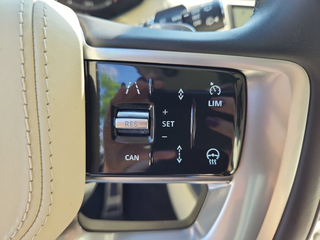 Certified 2025 Land Rover Range Rover SE AWD/4WD image 20