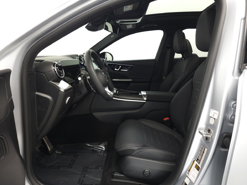 Used 2026 Mercedes-Benz GLC 43 AMG 4MATIC w/ Driver Assistance Package image 8