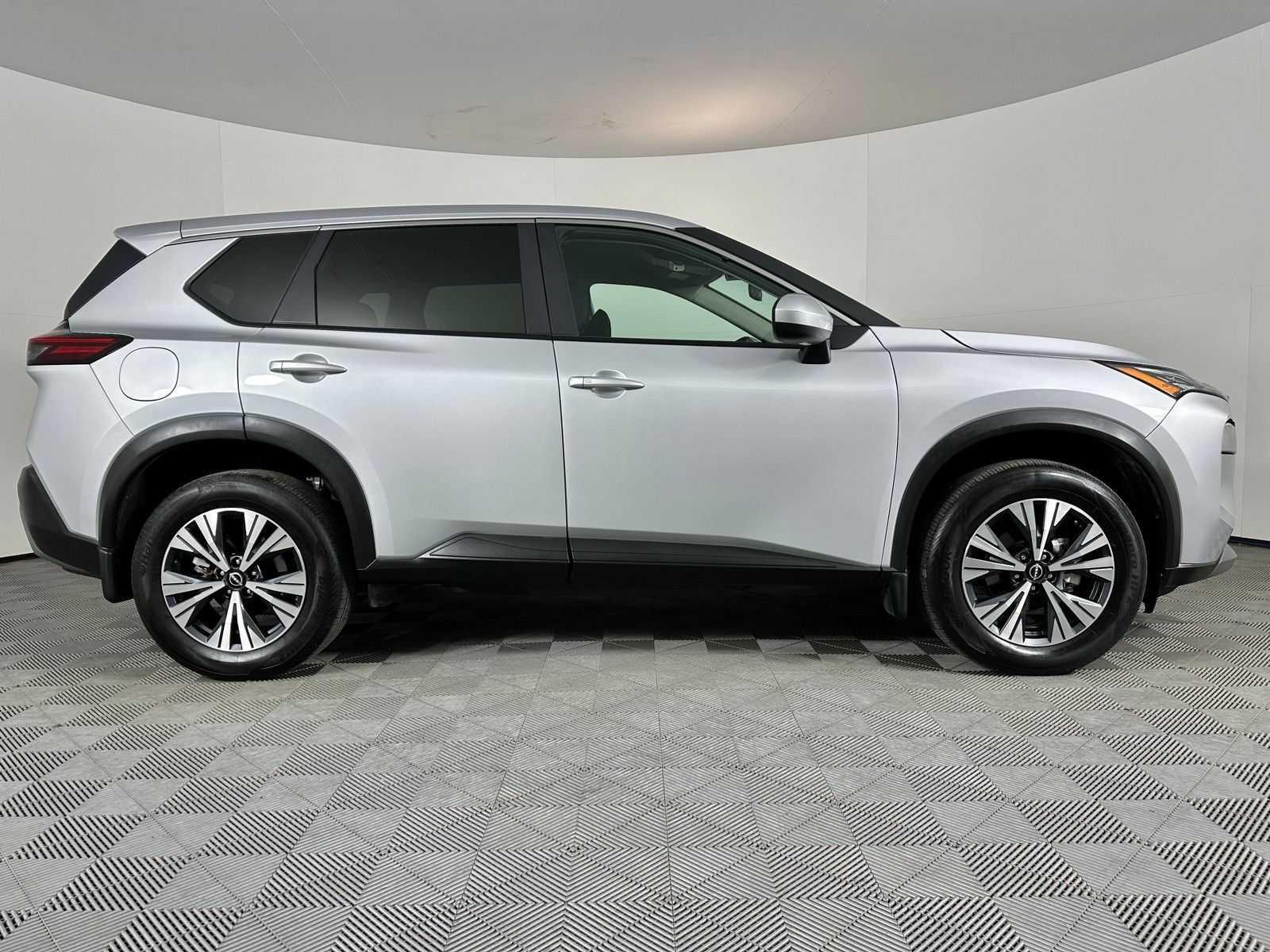 Used 2023 Nissan Rogue SV w/ SV Premium B Package AWD/4WD image 30