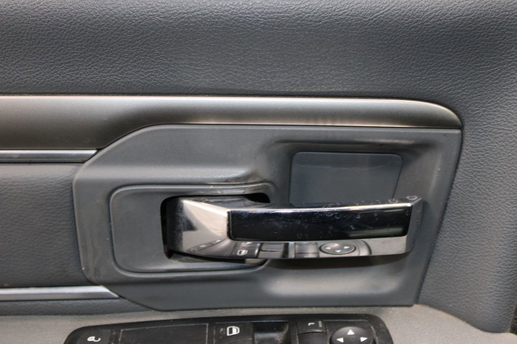 Used 2015 RAM 1500 Express RWD image 40