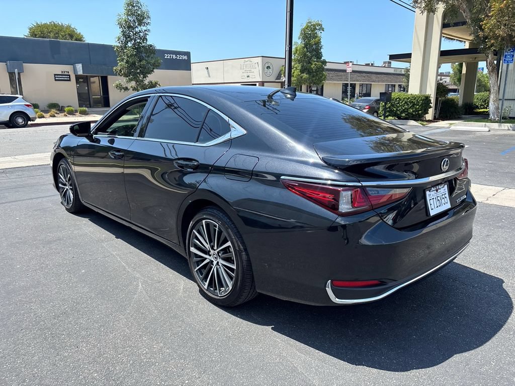 Used 2025 Lexus ES 300h w/ Premium Package FWD image 7