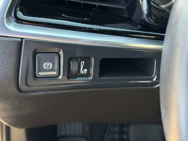 Used 2023 Cadillac XT6 Luxury w/ LPO, Floor Liner Package FWD image 27