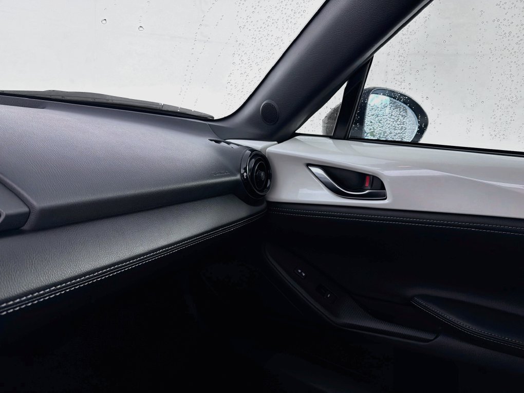 Used 2025 MAZDA MX-5 Miata Club RWD image 36