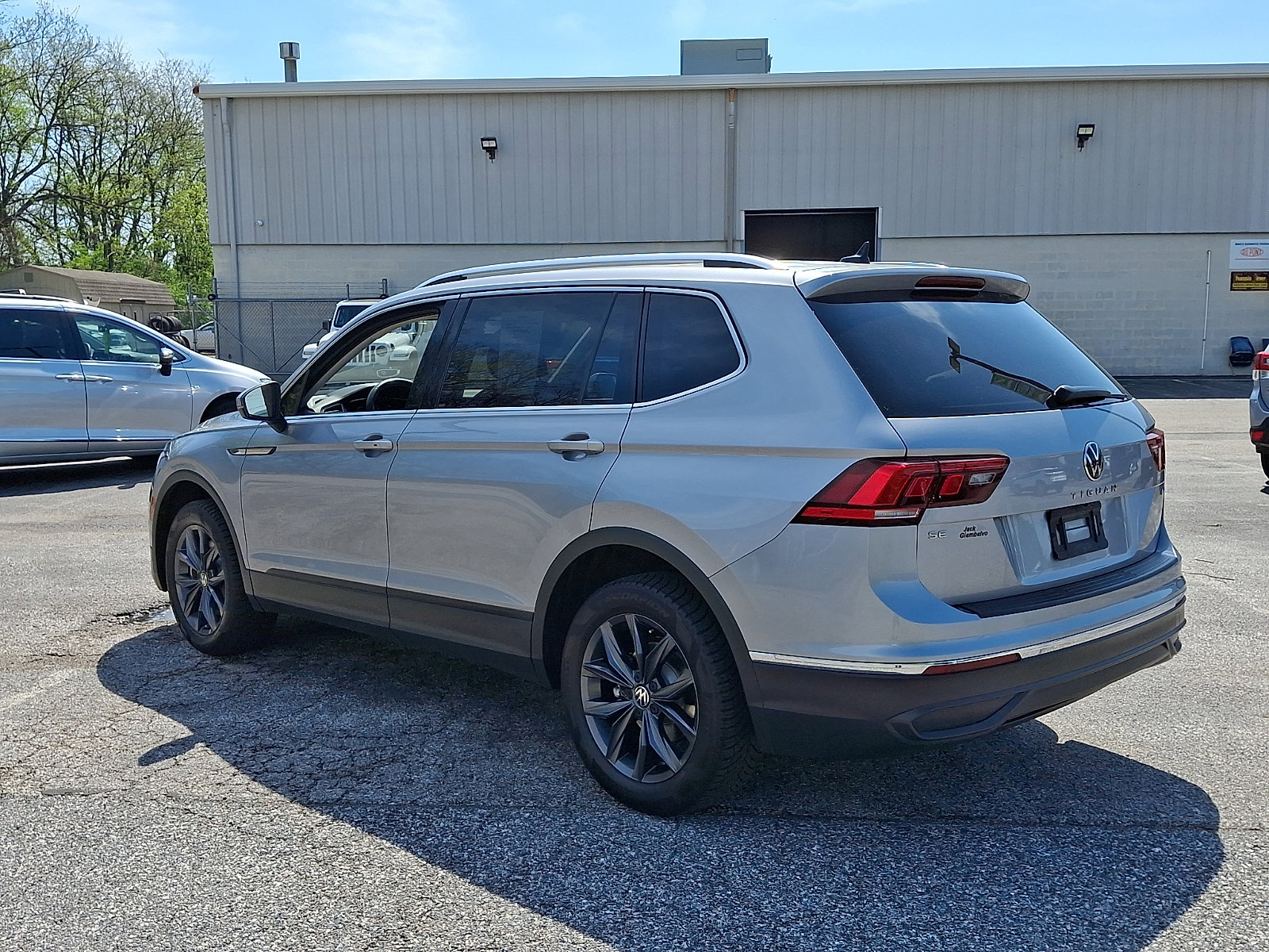 Used 2022 Volkswagen Tiguan SE image 8
