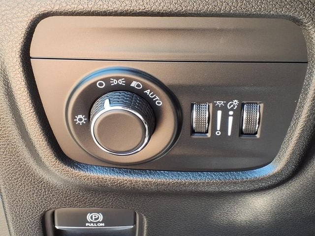 Used 2023 Jeep Grand Cherokee L Laredo AWD/4WD image 20