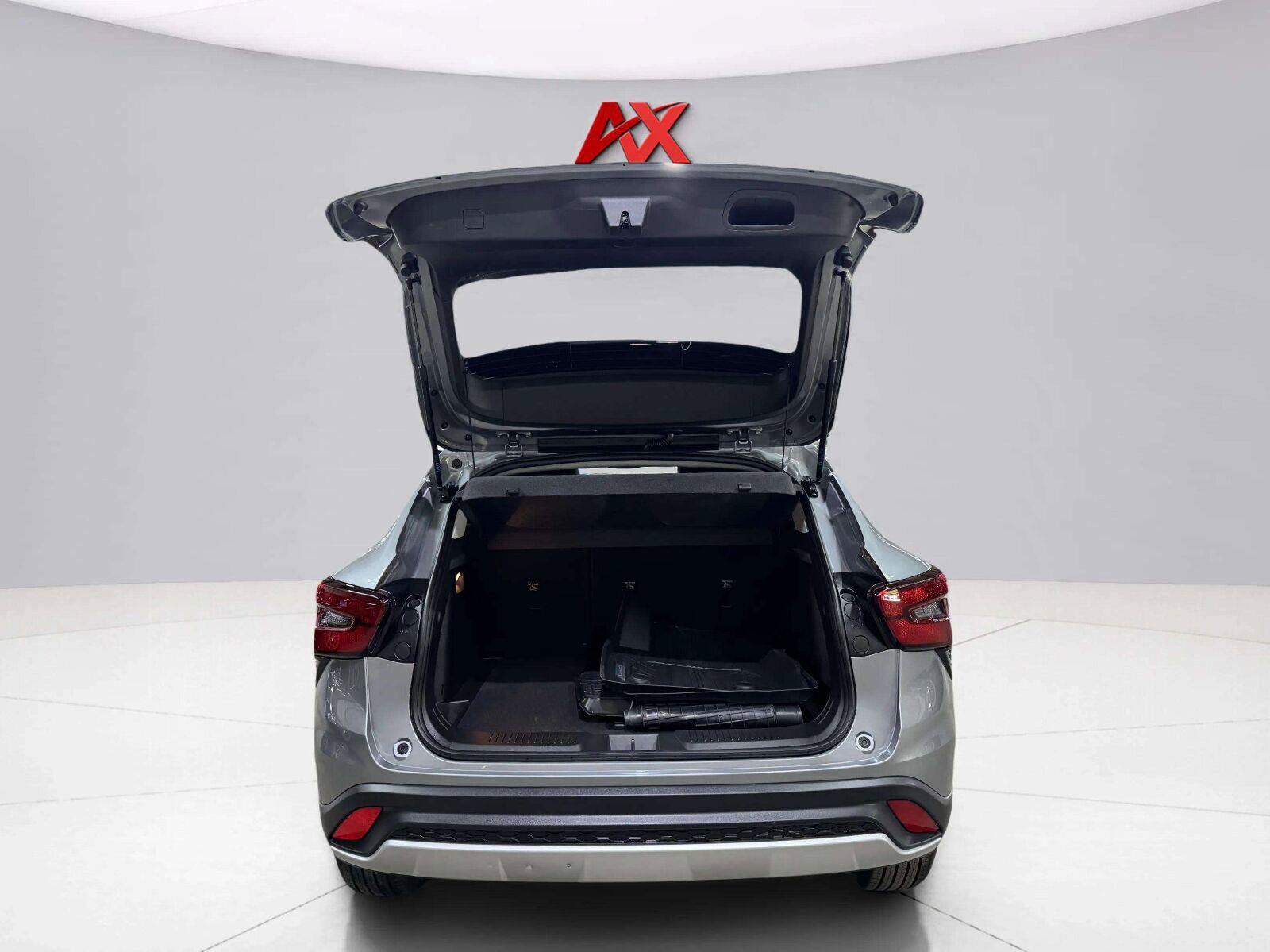 Used 2025 Chevrolet Trax LT w/ Sunroof Package FWD image 56