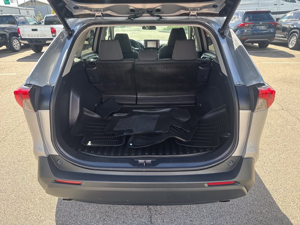 Used 2021 Toyota RAV4 XLE w/ Convenience Package AWD/4WD image 7