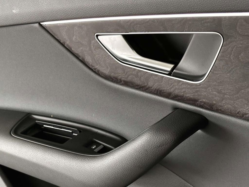 Used 2022 Audi Q7 3.0T Premium Plus w/ Premium Plus Package image 24