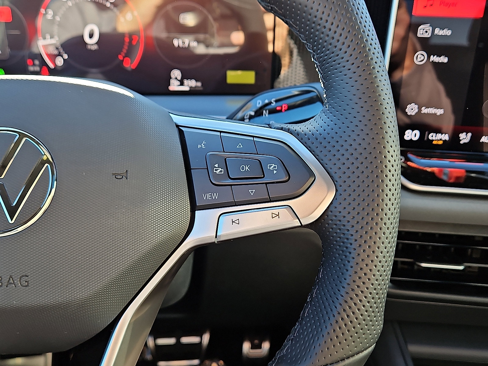 New 2026 Volkswagen Tiguan SE R-Line image 19