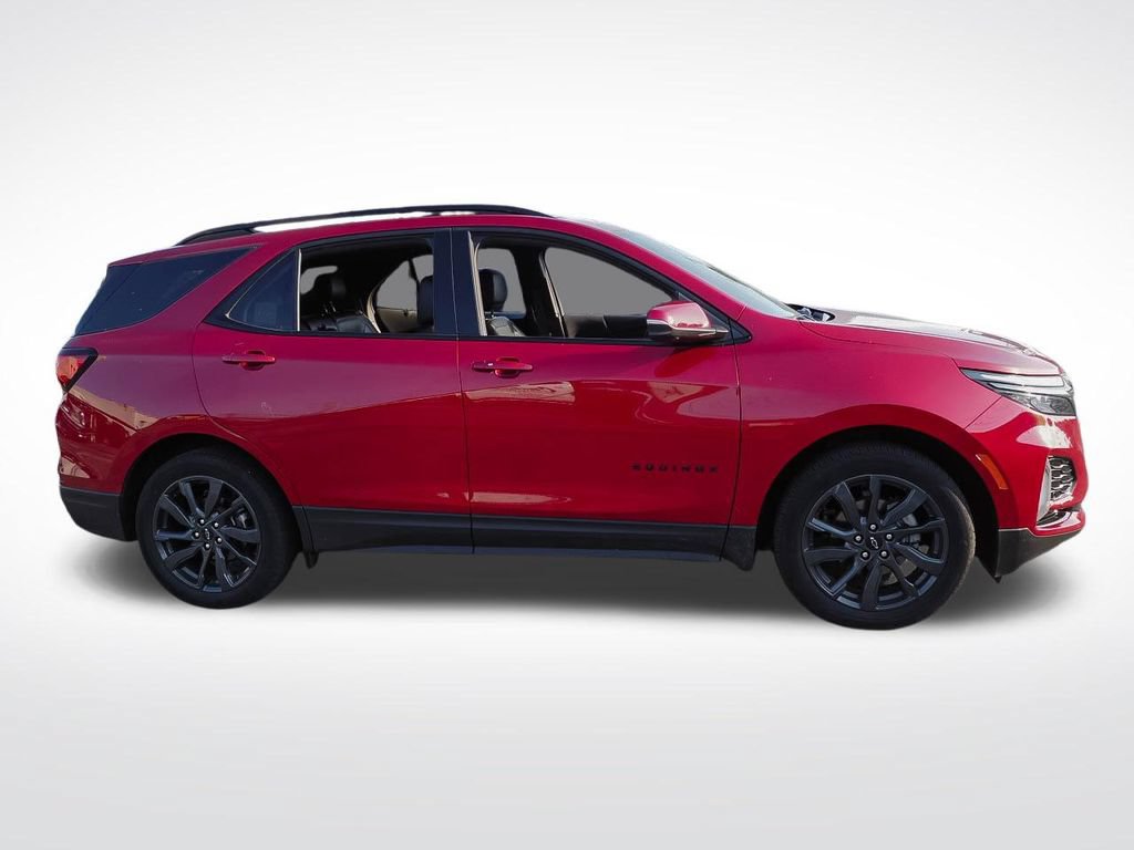 Used 2023 Chevrolet Equinox RS w/ RS Leather Package FWD image 5