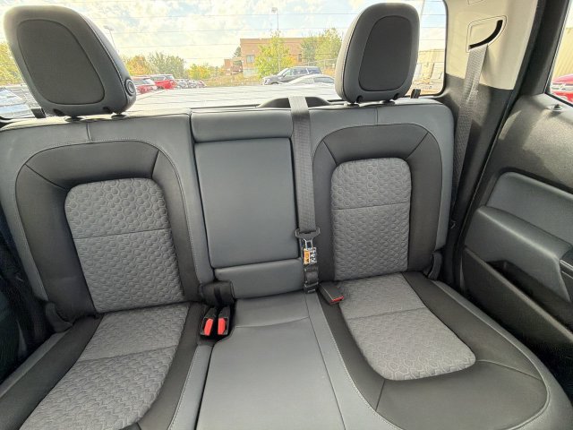 Used 2015 Chevrolet Colorado Z71 AWD/4WD image 17